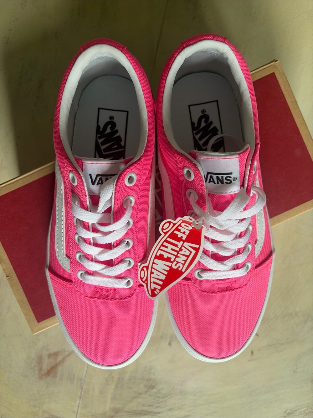 VANS Old Skool Pink/White Canvas Low Top Lace-Up Sneakers Women’s US Size 7 NWT - Picture 4 of 10